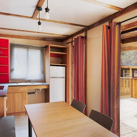 אתר קמפינג Cala Pola *