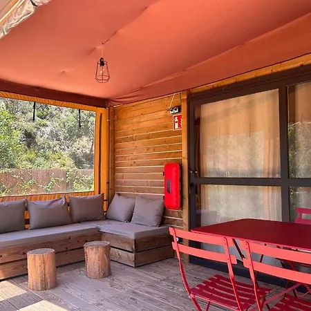 אתר קמפינג Cala Pola טוסה דה מאר